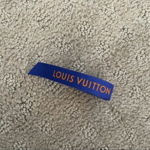 💯 Authentic LV Ribbon - Picture 2 of 5